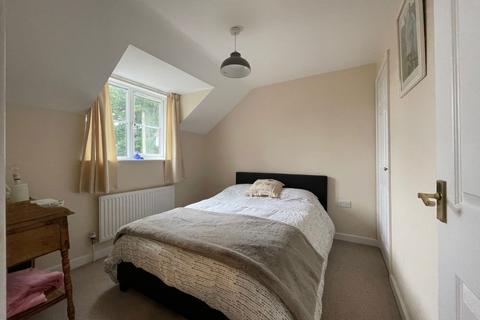 3 bedroom semi-detached house to rent, Chapel Court, Newbury RG20