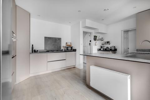 367 Kingston Road, Epsom, KT19 0BS