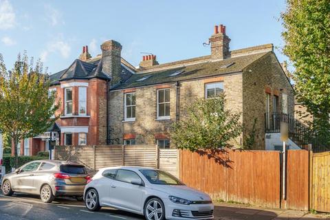 2 bedroom flat for sale, Haverhill Road, Balham