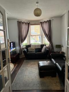 3 bedroom terraced house to rent, Cambridge Street, Wolverton MK12