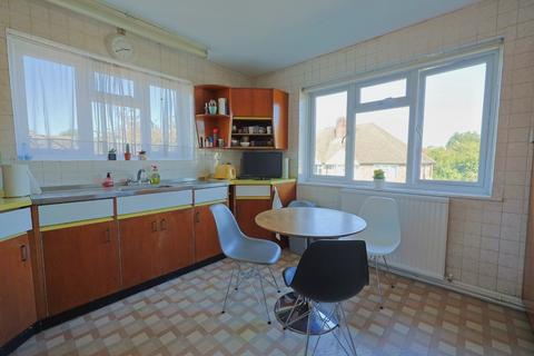 2 bedroom maisonette for sale, Sterling Avenue, Edgware, Middlesex, HA8 8BS