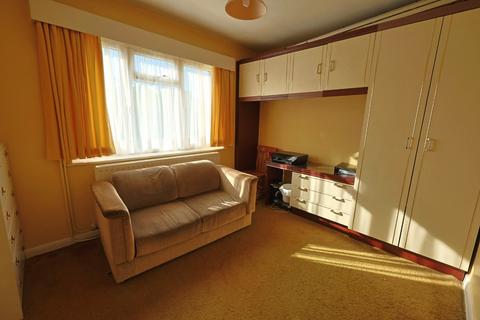 2 bedroom maisonette for sale, Sterling Avenue, Edgware, Middlesex, HA8 8BS