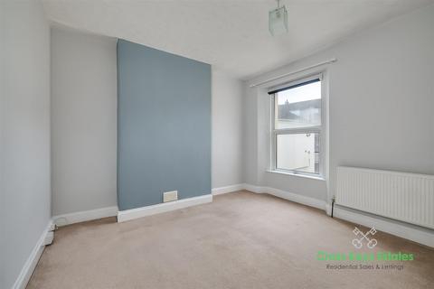 2 bedroom apartment to rent, St. Levan Road, Plymouth PL2