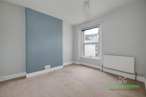 2 bedroom apartment to rent, St. Levan Road, Plymouth PL2