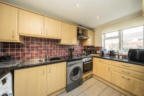 2 bedroom house to rent, Wordsworth Road, Hampton TW12