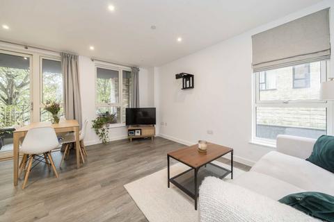 1 bedroom flat for sale, Osborne Road, London W3