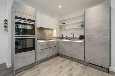 1 bedroom flat for sale, Osborne Road, London W3