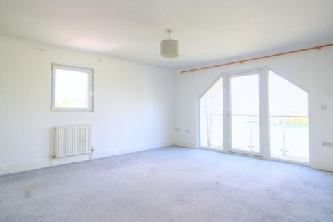 2 bedroom flat to rent, Tutts Barn Lane, Eastbourne BN22