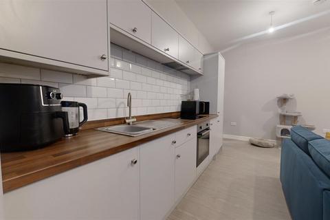 1 bedroom flat for sale, Victoria Square, Portland