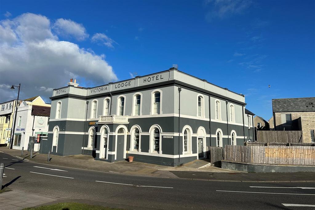 Royal Victoria Lodge Front.jpg