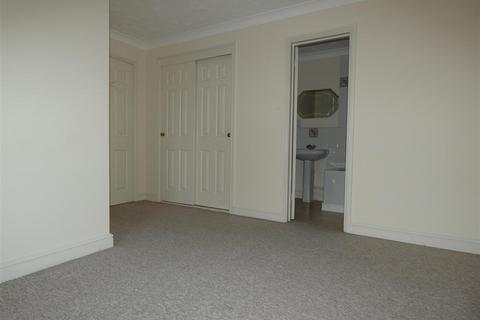 3 bedroom chalet to rent, Granville Gardens, Mildenhall IP28