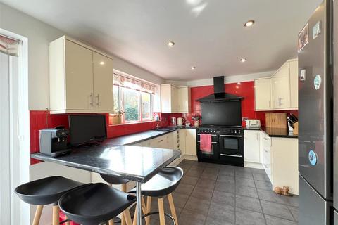 4 bedroom detached house for sale, Chaffinch Close, Congleton