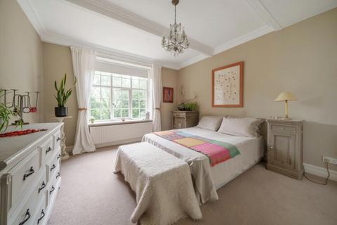 2 bedroom apartment for sale, Lower Hale, Farnham, Surrey, GU9