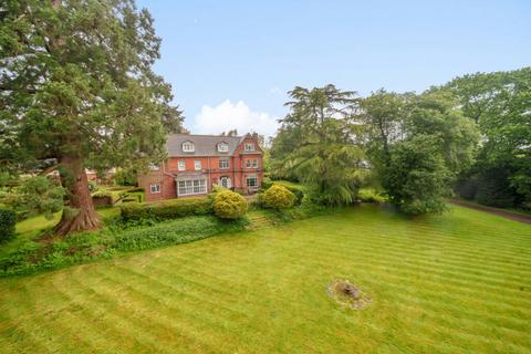 2 bedroom apartment for sale, Lower Hale, Farnham, Surrey, GU9