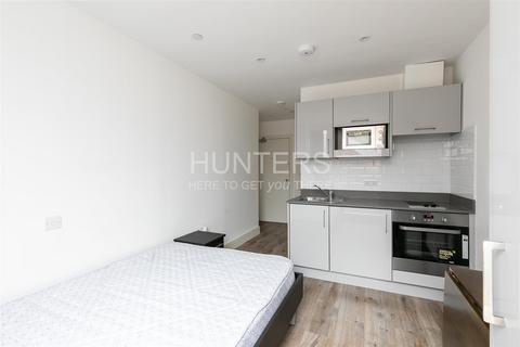 Studio to rent, Luminaire Apartments, Kilburn High Road, NW6 7JR