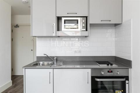 Studio to rent, Luminaire Apartments, Kilburn High Road, NW6 7JR