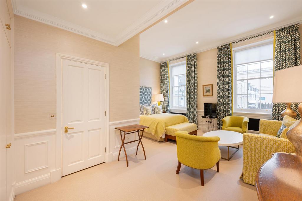 2 Lyall Street Hi-13.jpg