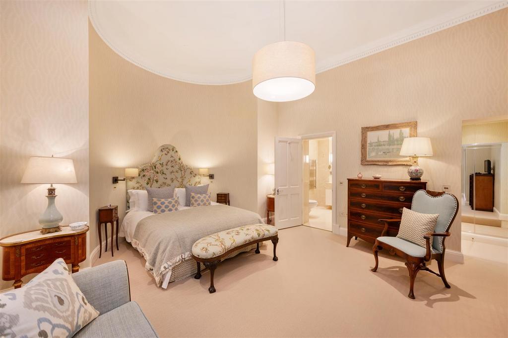 2 Lyall Street Hi-23.jpg