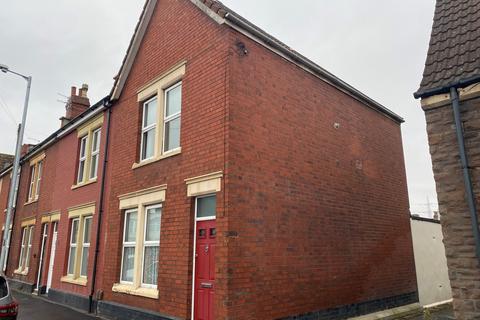 3 bedroom house to rent, Collins Street, Bristol BS11