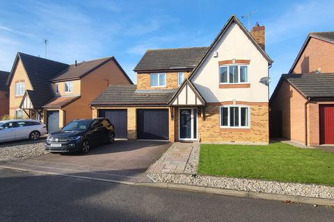 4 bedroom detached house for sale, Foxglove Court, Newport Pagnell