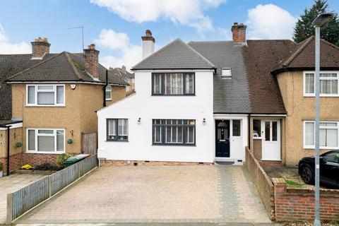 4 bedroom semi-detached house for sale, Valley Walk, Croxley Green, Rickmansworth,