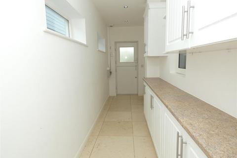 1 bedroom ground floor flat to rent, St. Johns Road, Whitstable, CT5