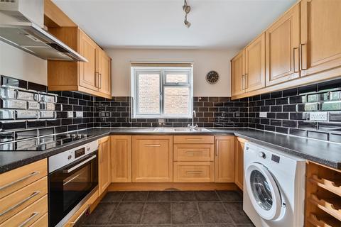 2 bedroom apartment for sale, Grove Road, Surbiton