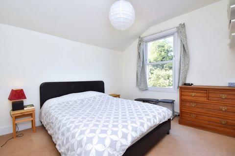 2 bedroom flat to rent, Garthorne Road, London SE23