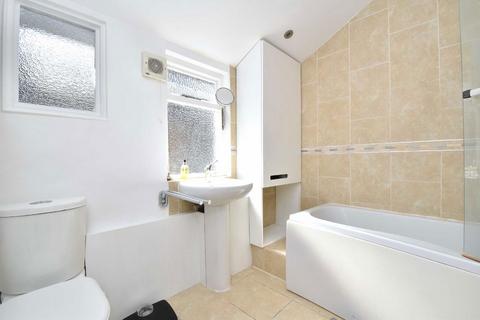 2 bedroom flat to rent, Garthorne Road, London SE23