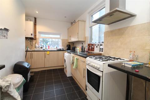 3 bedroom private hall to rent, Arabella Street, Cardiff CF24