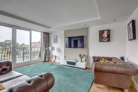 2 bedroom flat for sale, Imperial Avenue, Westcliff-on-sea, SS0