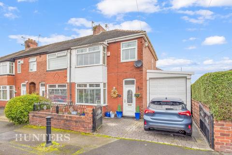 3 bedroom townhouse for sale, Henley Street, Chadderton, Oldham