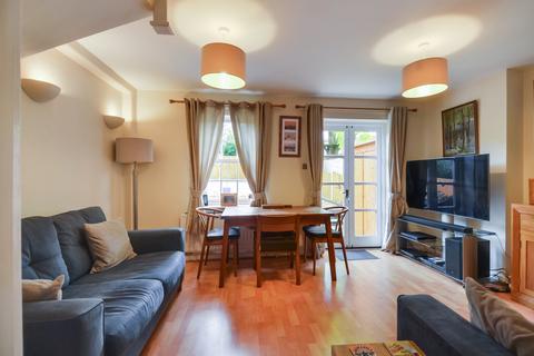 2 bedroom terraced house for sale, at 17 Brading Terrace, London, London W12