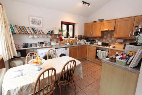 2 bedroom detached house to rent, Tremadart Farm Barns, Liskeard PL14