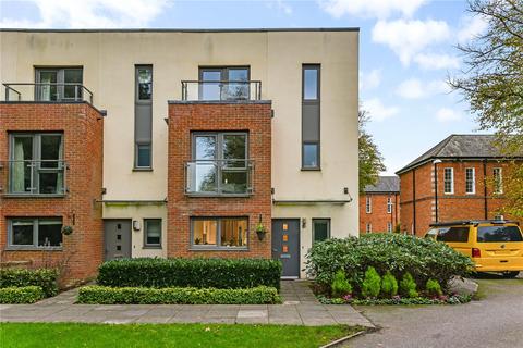 4 bedroom end of terrace house for sale, Longley Road, Graylingwell, Chichester, West Sussex, PO19