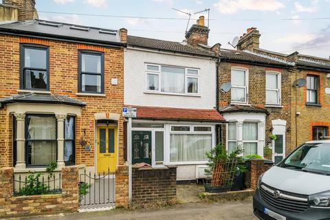 2 bedroom terraced house to rent, Hervey Park Road, Walthamstow