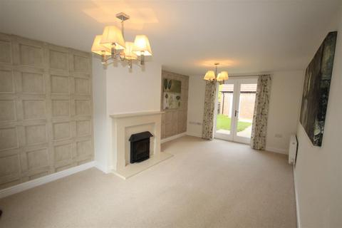 4 bedroom detached house to rent, Grosvenor Drive, Wiltshire SP3