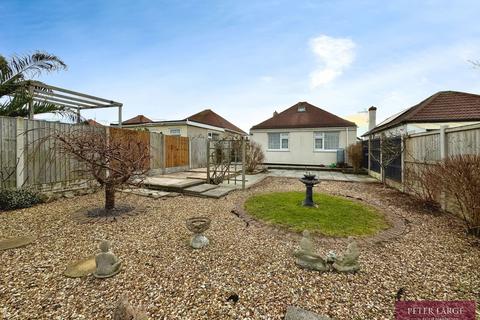 2 bedroom detached bungalow for sale, 16 Carlisle Avenue, Rhyl, LL18 3UD