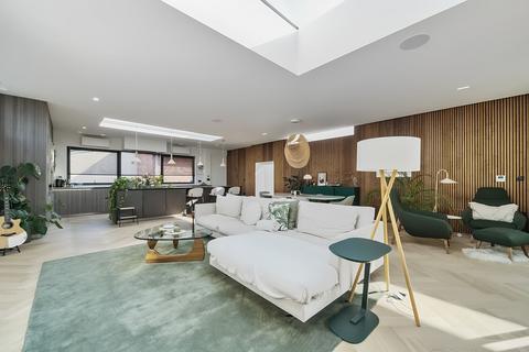 3 bedroom penthouse for sale, Bell Yard Mews, London, SE1