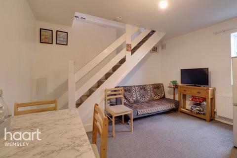 1 bedroom flat for sale, Wembley Triangle