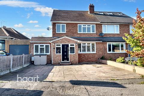 4 bedroom semi-detached house for sale, Middle Road, Brentwood