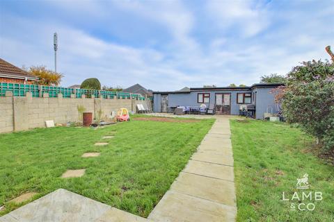 2 bedroom detached bungalow for sale, Edison Road, Holland-On-Sea Clacton-On-Sea CO15