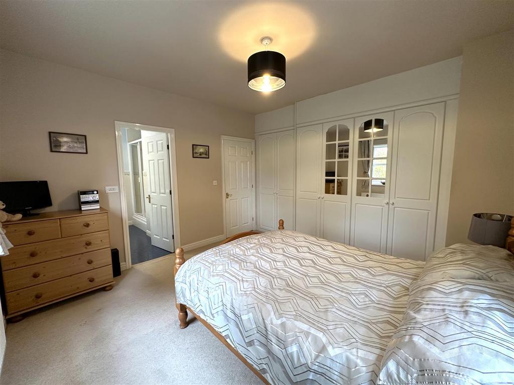 Bedroom One Into En-Suite 736
