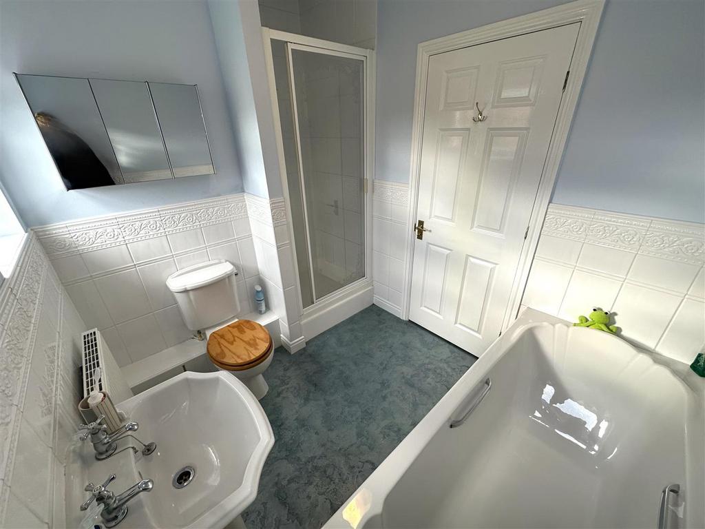 Four-Piece Bathroom 723