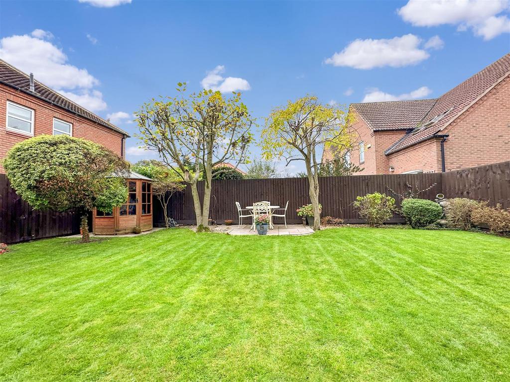 Lovely Garden 825