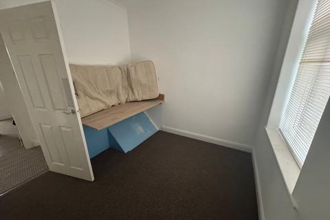 3 bedroom flat to rent, Watt Sreeet, Gateshead NE8