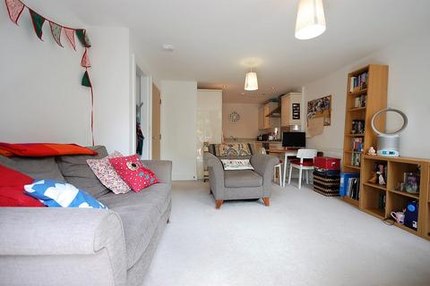 1 bedroom house to rent, Drake House, Ruislip HA4