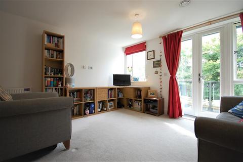 1 bedroom house to rent, Drake House, Ruislip HA4