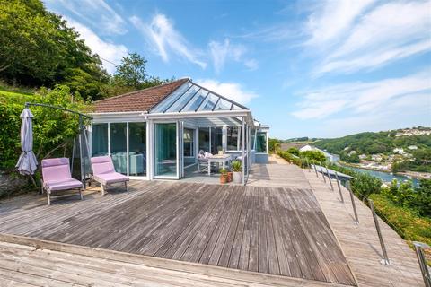 Tranquil Place The Downs, West Looe, Looe, PL13 2BA