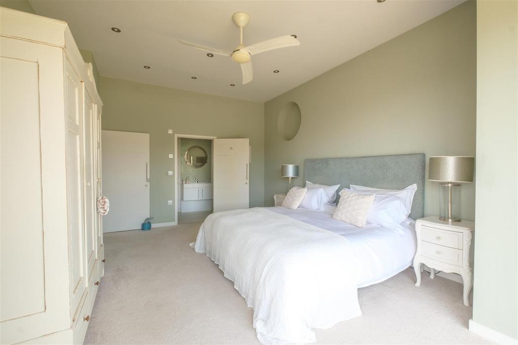 Parry Tranquil Place Looe28.JPG